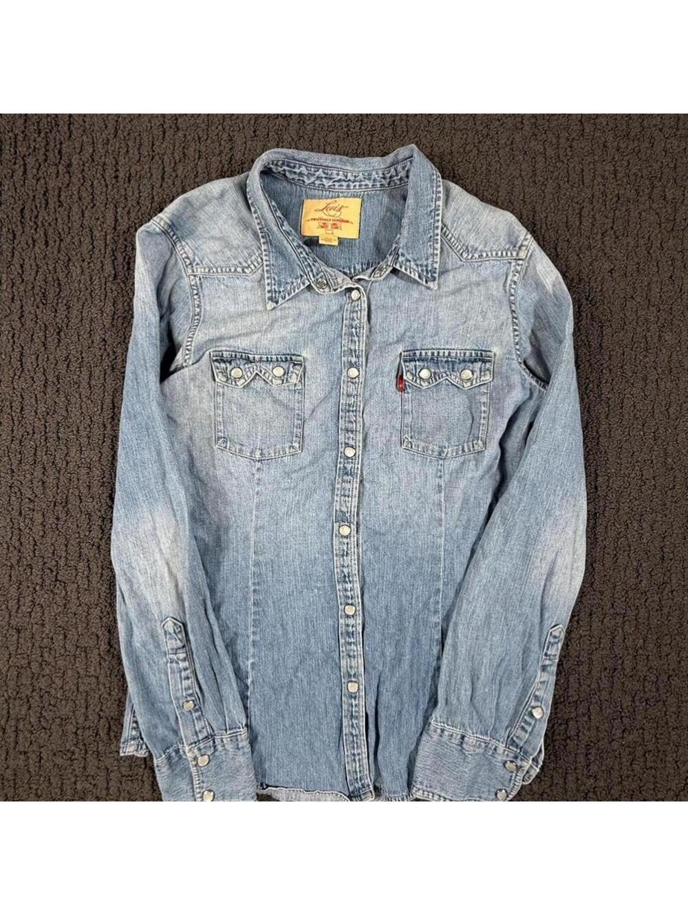 LEVI’S Fit Pearl Snap Light Wash Denim Jacket M